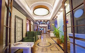 โรงแรมแบล็คทิวลิป